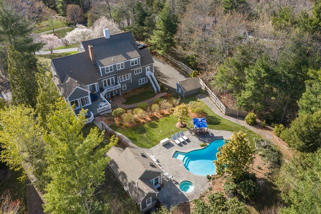 35 Pokanoket Ln, Marshfield, MA 02050