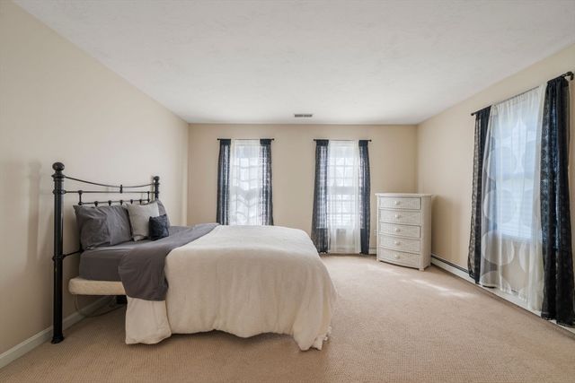 35 Pokanoket Ln, Marshfield, MA 02050