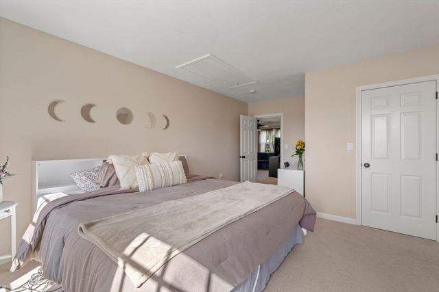 35 Pokanoket Ln, Marshfield, MA 02050
