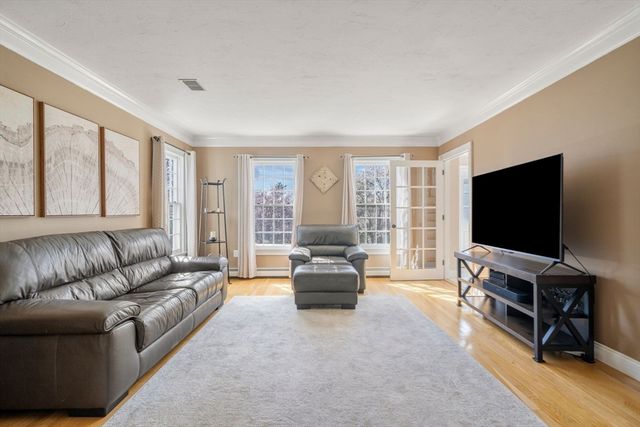 35 Pokanoket Ln, Marshfield, MA 02050