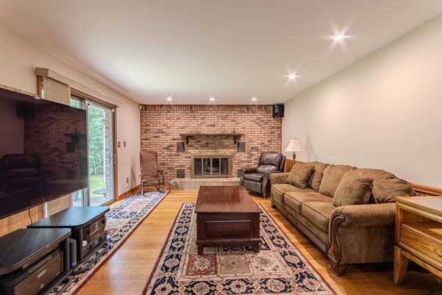 1910 HAMBURG LOOP, Savannah, TN 38372