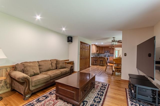 1910 HAMBURG LOOP, Savannah, TN 38372