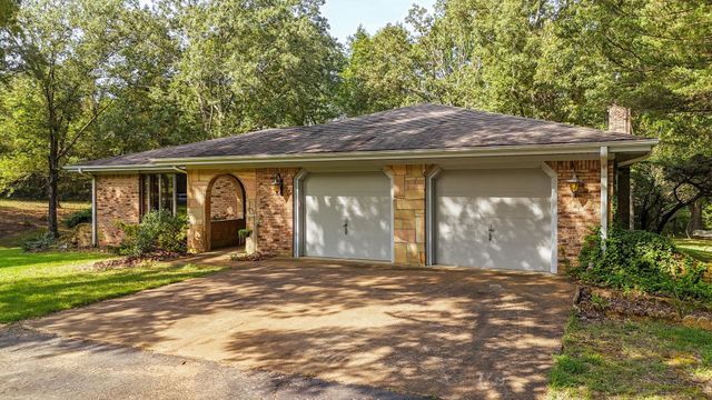 1910 HAMBURG LOOP, Savannah, TN 38372