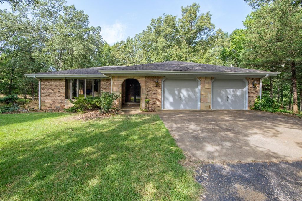 1910 HAMBURG LOOP, Savannah, TN 38372