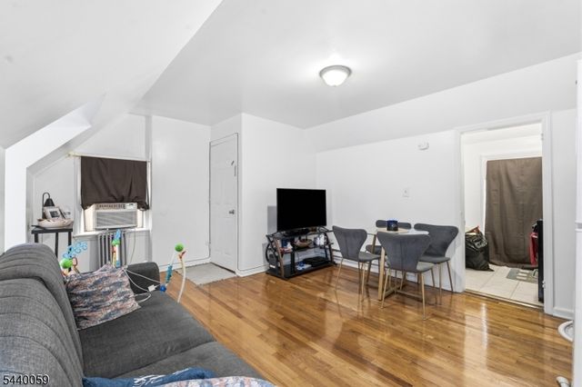 411 15Th Ave, Paterson City, NJ 07504