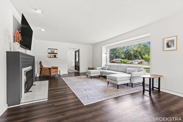 3185 Baker Park Drive Se, City Of Grand Rapids, MI 49508