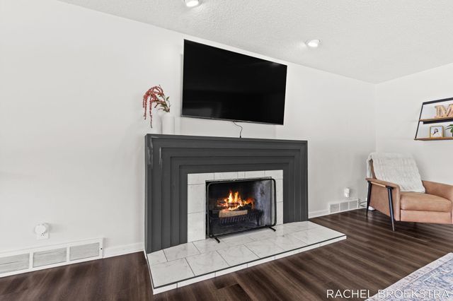 3185 Baker Park Drive Se, City Of Grand Rapids, MI 49508