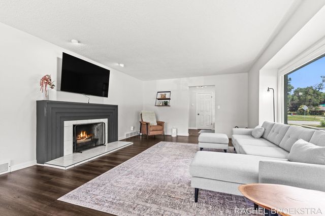 3185 Baker Park Drive Se, City Of Grand Rapids, MI 49508