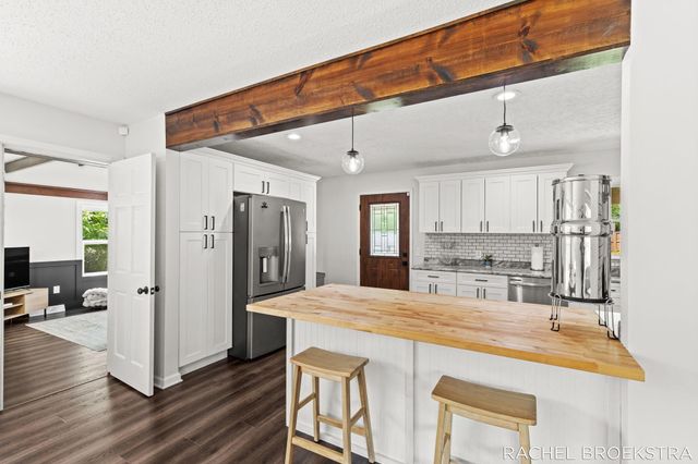 3185 Baker Park Drive Se, City Of Grand Rapids, MI 49508