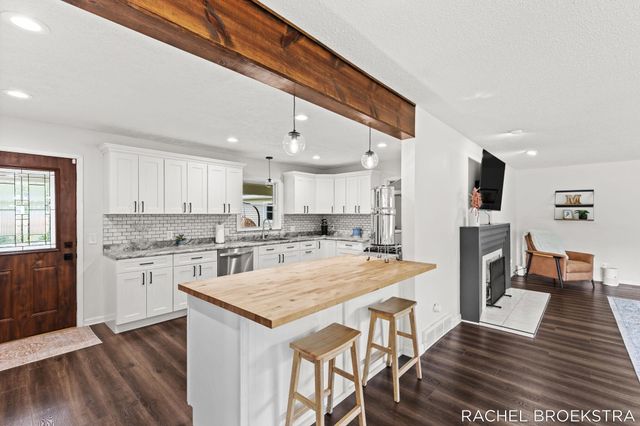 3185 Baker Park Drive Se, City Of Grand Rapids, MI 49508