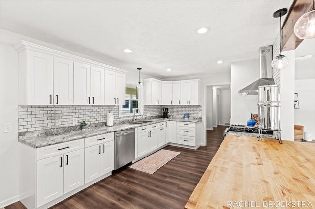 3185 Baker Park Drive Se, City Of Grand Rapids, MI 49508