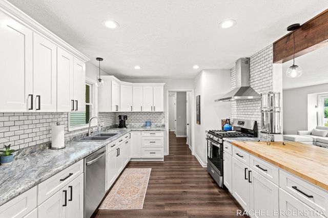 3185 Baker Park Drive Se, City Of Grand Rapids, MI 49508