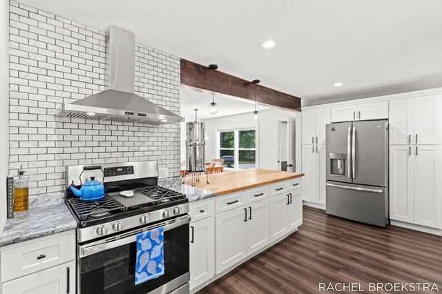 3185 Baker Park Drive Se, City Of Grand Rapids, MI 49508