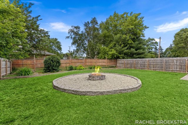 3185 Baker Park Drive Se, City Of Grand Rapids, MI 49508