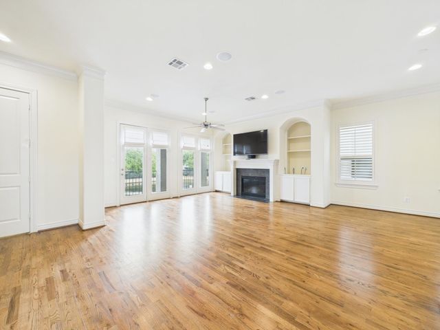 11025 Sherwood Grove, Houston, TX 77043