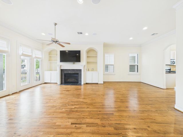 11025 Sherwood Grove, Houston, TX 77043