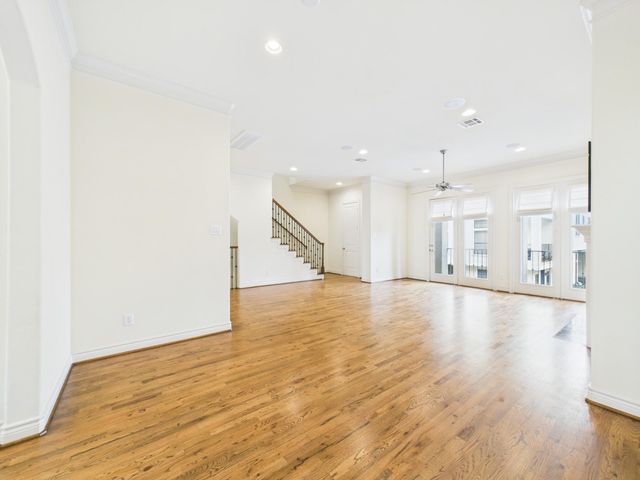 11025 Sherwood Grove, Houston, TX 77043