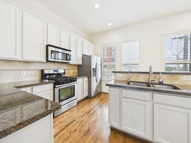 11025 Sherwood Grove, Houston, TX 77043