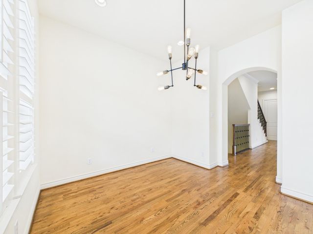 11025 Sherwood Grove, Houston, TX 77043