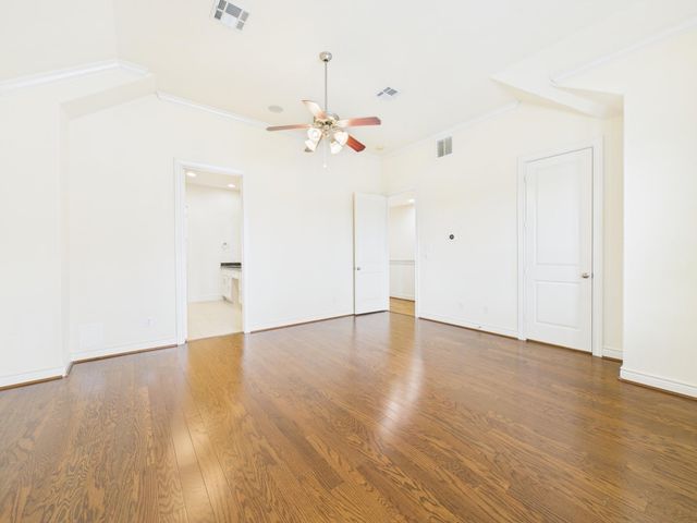 11025 Sherwood Grove, Houston, TX 77043