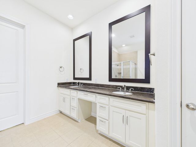 11025 Sherwood Grove, Houston, TX 77043