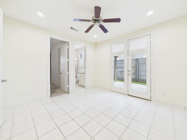 11025 Sherwood Grove, Houston, TX 77043