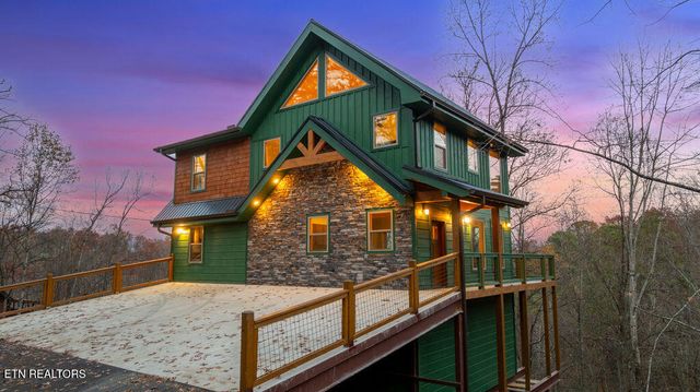 1857 Beachfront Dr, Sevierville, TN 37876