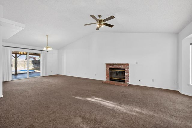3392 N Forestiere Avenue, Fresno, CA 93722