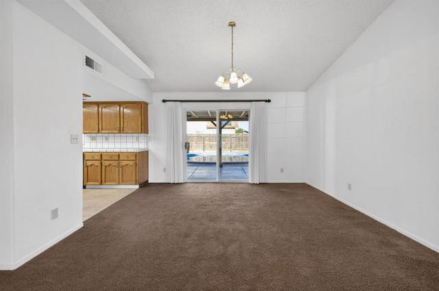 3392 N Forestiere Avenue, Fresno, CA 93722