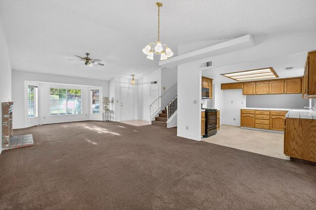 3392 N Forestiere Avenue, Fresno, CA 93722
