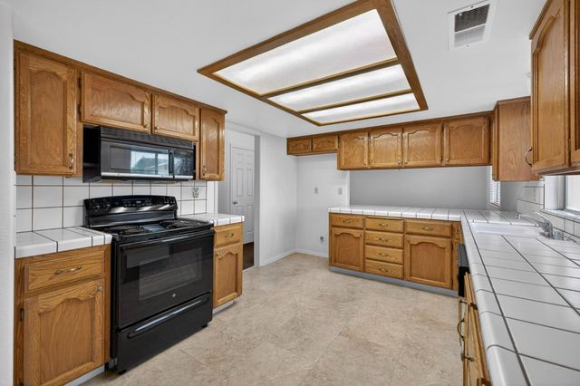 3392 N Forestiere Avenue, Fresno, CA 93722