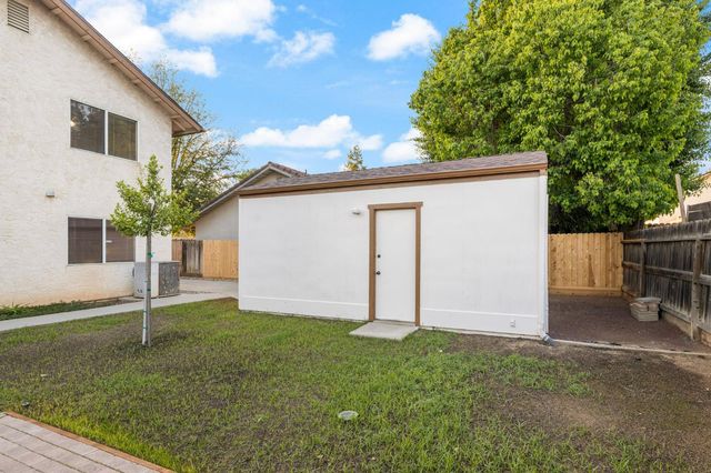 3392 N Forestiere Avenue, Fresno, CA 93722