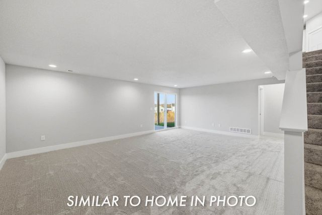 475 NW Independence Circle, Waukee, IA 50263