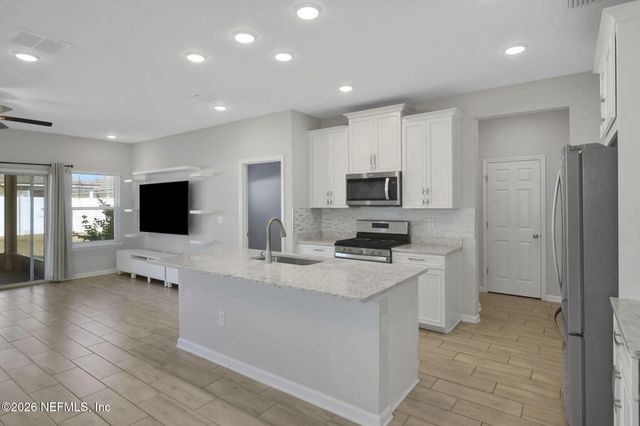 383 NARROWLEAF Drive, St. Johns, FL 32259