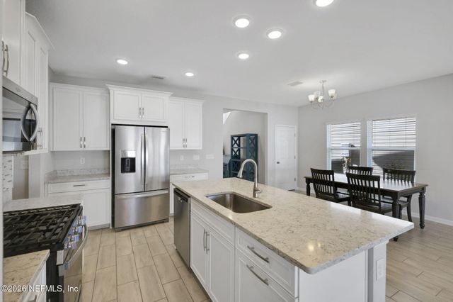 383 NARROWLEAF Drive, St. Johns, FL 32259