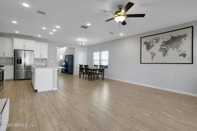 383 NARROWLEAF Drive, St. Johns, FL 32259