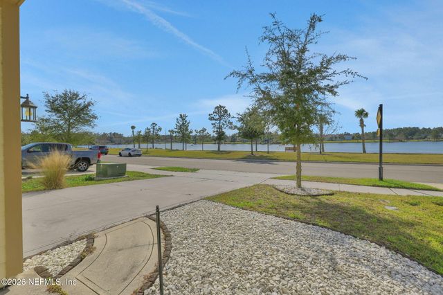 383 NARROWLEAF Drive, St. Johns, FL 32259