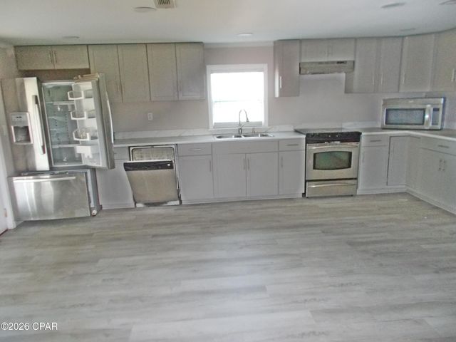 8072 Joseph Street, Sneads, FL 32460