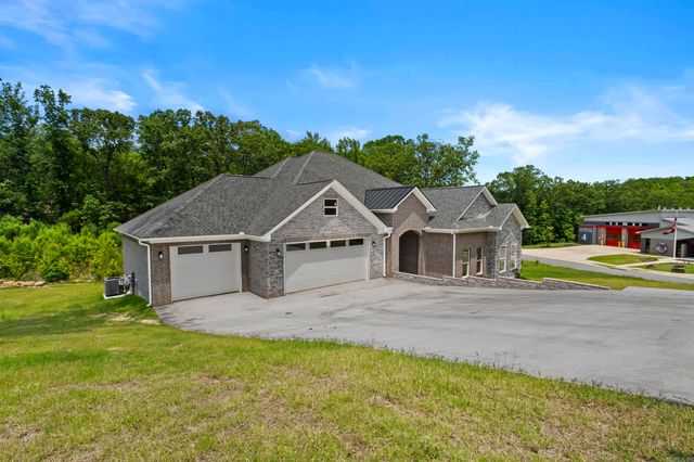 8552 Rapid Water Dr, Sherwood, AR 72120