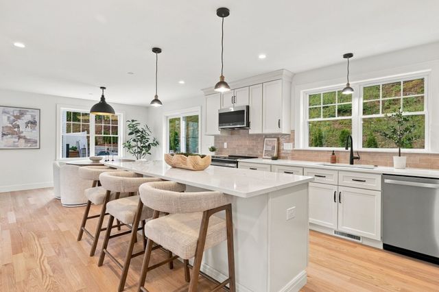 5 Sylvan Hill Crossing, Haverhill, MA 01830