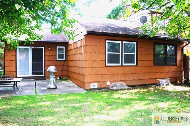 3 Piccadilly Circus 103, Sayreville, NJ 08872