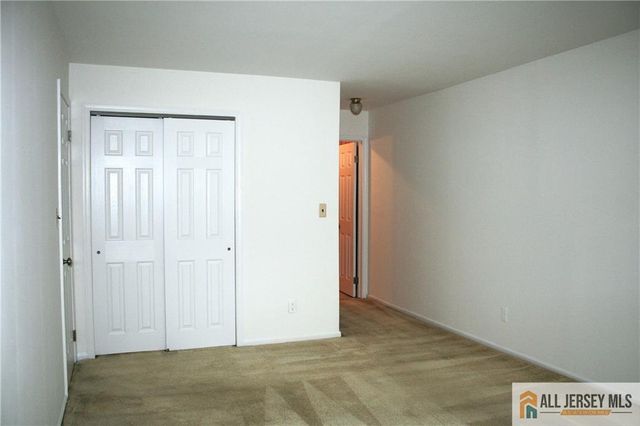 3 Piccadilly Circus 103, Sayreville, NJ 08872