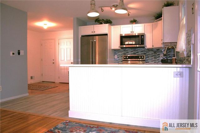 3 Piccadilly Circus 103, Sayreville, NJ 08872