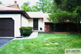 3 Piccadilly Circus 103, Sayreville, NJ 08872