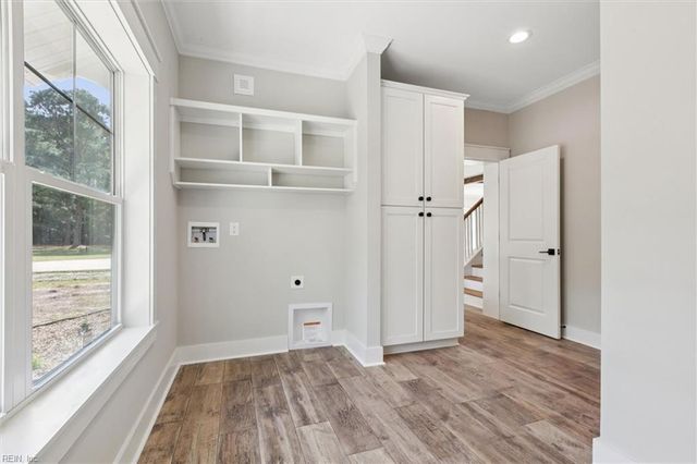 5661 Fairfield LN, Hayes, VA 23072