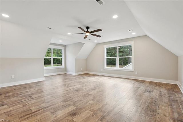 5661 Fairfield LN, Hayes, VA 23072