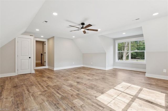5661 Fairfield LN, Hayes, VA 23072