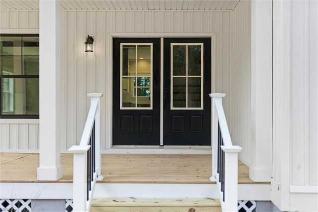 5661 Fairfield LN, Hayes, VA 23072