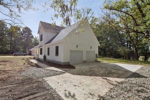 5661 Fairfield LN, Hayes, VA 23072