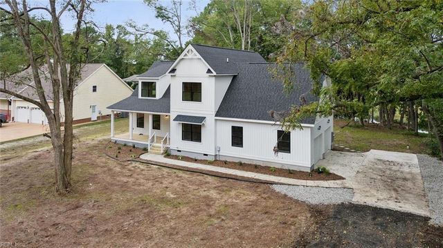 5661 Fairfield LN, Hayes, VA 23072